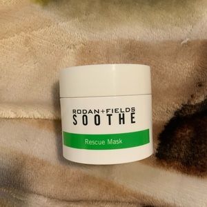 Rodan & Fields Soothe Rescue Mask